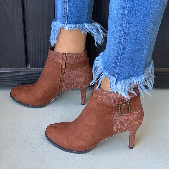 Whiskey Cognac Pointy Toe Kitten Heel Ankle Boots - Picture 1 of 8